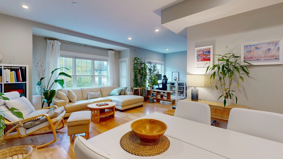 Building Photo - 186 Havre St