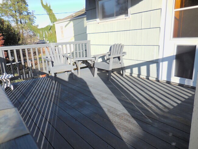 Deck off the kitchen - 4626 N Mullen St