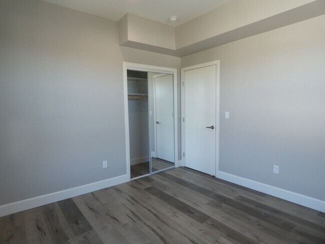 Building Photo - 1626 S La Brea Ave