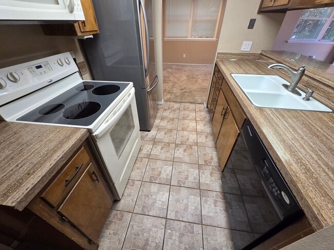 Building Photo - 2 bed/1.5 bath Townhome in Colonial Park