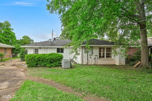 Building Photo - Check Out this 3 bed 2 bath