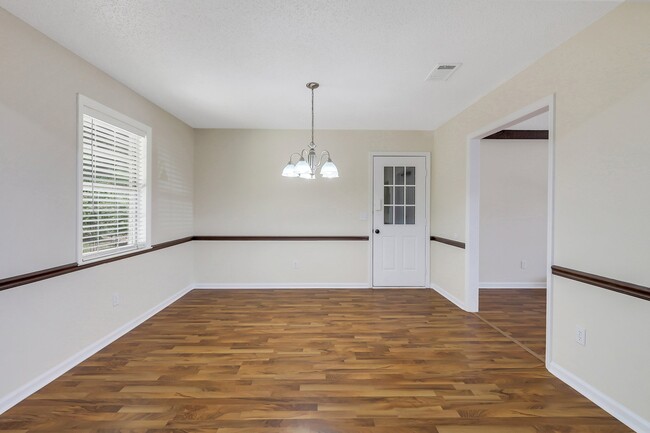Building Photo - 110 Flat Shoal Ln