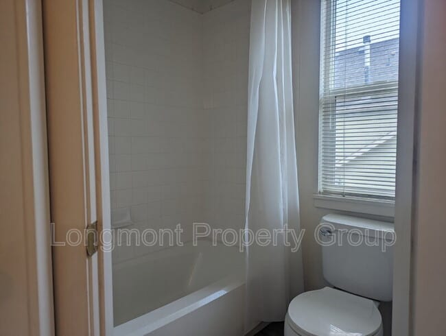 Building Photo - 746 Arrowwood Street