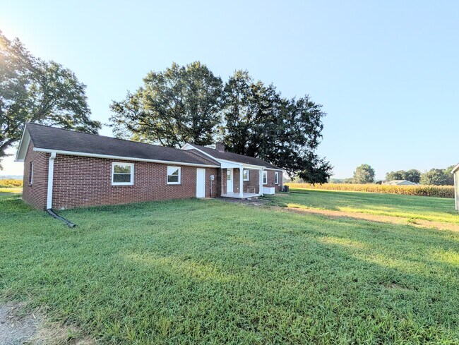 Building Photo - 4143 Devine Rd