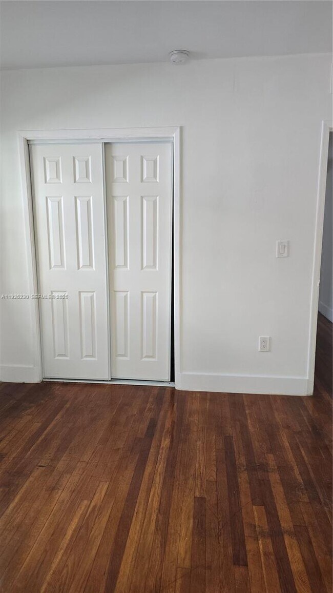 Building Photo - 9760 Bay Harbor Terrace