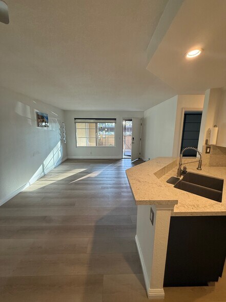 Building Photo - 12675 Camino Mira del Mar