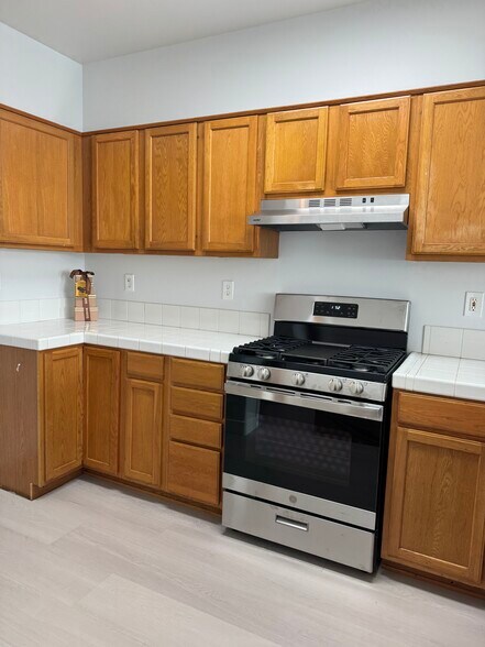 Building Photo - 615 Blue Mountain Way