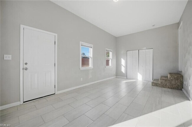 Building Photo - 108 Marcy St