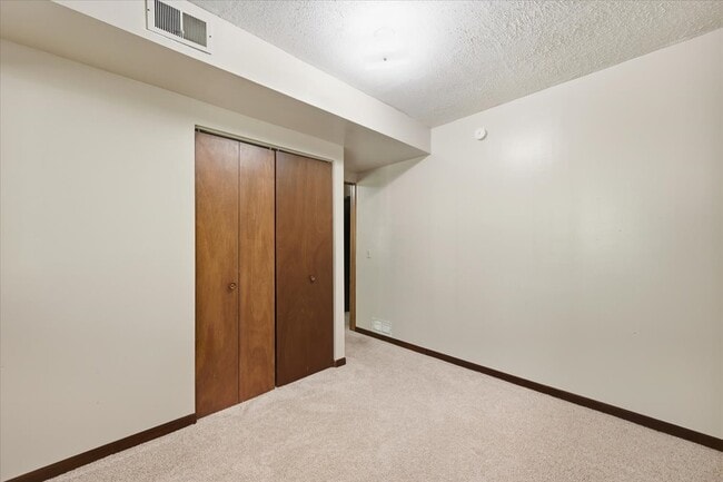 Building Photo - 419 Butler Ave E