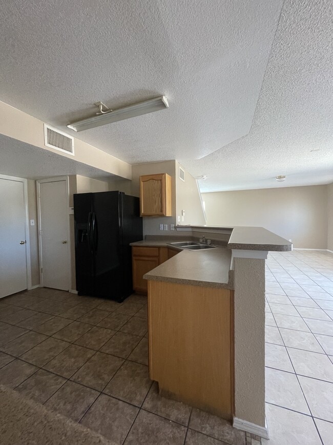 Building Photo - 3677 Tierra Alba Dr