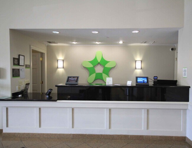 Building Photo - Furnished Studio-Albuquerque - Rio Rancho Blvd.