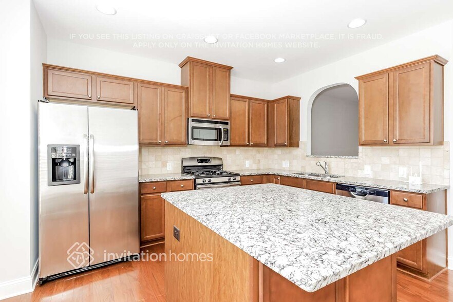 Building Photo - 3099 Hallmark Ln NE