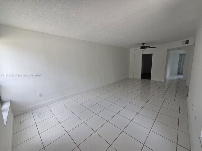 Building Photo - 3913 NW 76th Terrace
