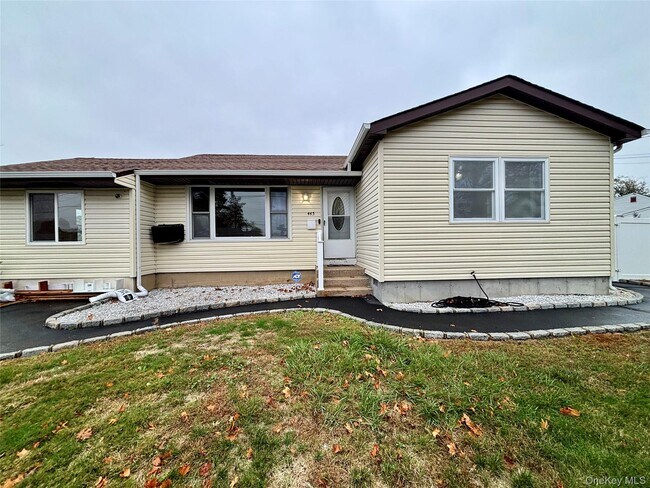 Primary Photo - 445 Madison Ave