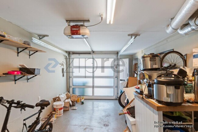 Building Photo - 786 42nd Ave