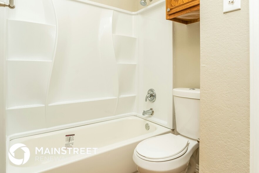 Building Photo - 6821 Driffield Cir W