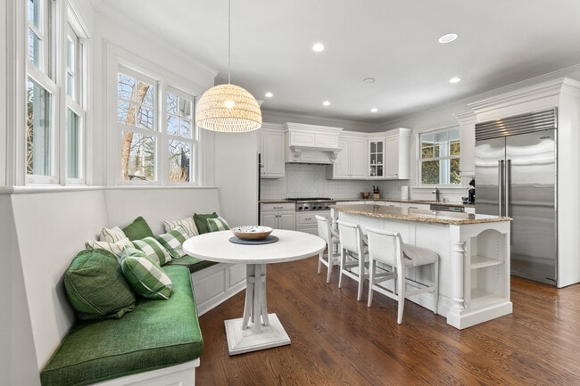 Building Photo - 29 Weston Hill Rd