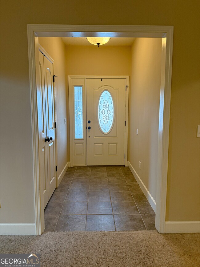 Building Photo - 102 Lexington Ln