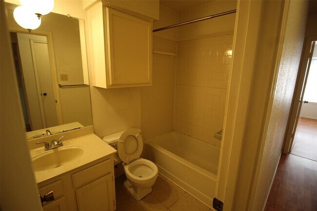 Building Photo - 8202 Cattle Dr