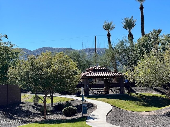 Building Photo - 836 E Constance Wy