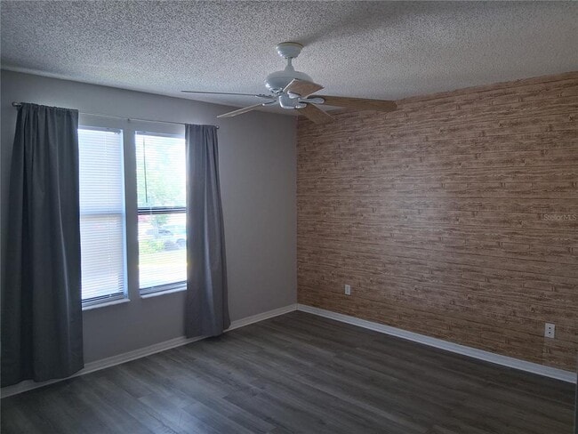 Building Photo - 4045 Crockers Lake Blvd
