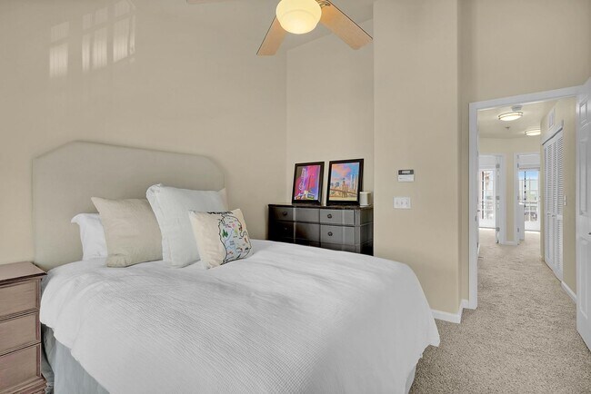 Building Photo - Immaculate 3 Bedroom Townhome Near Downtown COS