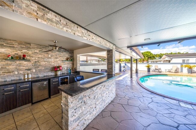 Building Photo - 490 W 33rd Pl