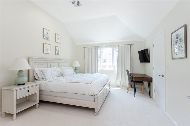 Building Photo - 112 Harrison Ave