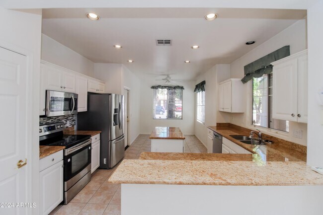 Building Photo - 1375 W Musket Way