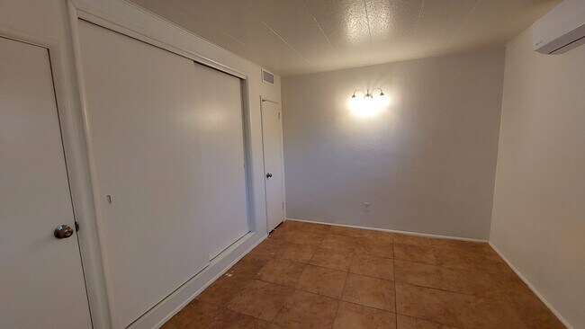 Building Photo - 3225 E Patricia St