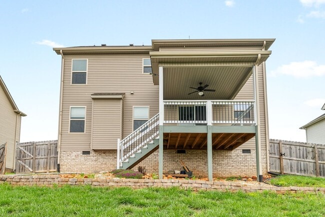 Building Photo - Pet Friendly Four Bedroom!