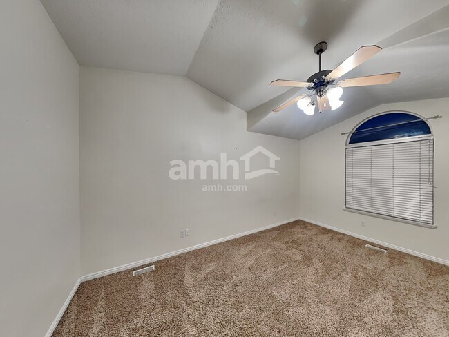 Building Photo - 957 W 1200 S