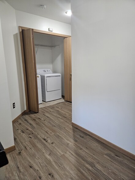 Building Photo - 7601 E 95th Ter