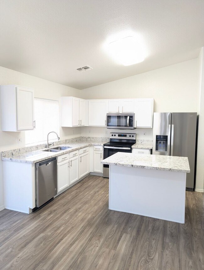 Building Photo - AVAILABLE NOW IN SAN TAN RANCH GILBERT!!!