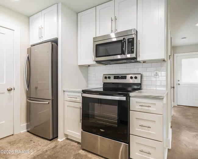 Building Photo - 111 Oak Plns Aly