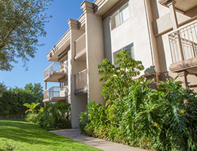 Oakwood At Toluca Hills Apartments By Avalon Hollywood Ca Building Photo Oakwood At Toluca Hills Apartments By Avalon