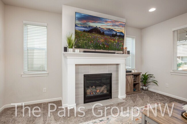 Building Photo - Stunning 2021 Edgewood Home in Westridge *...
