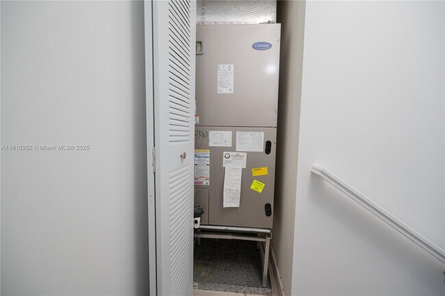 Building Photo - 4640 NW 84th Ave