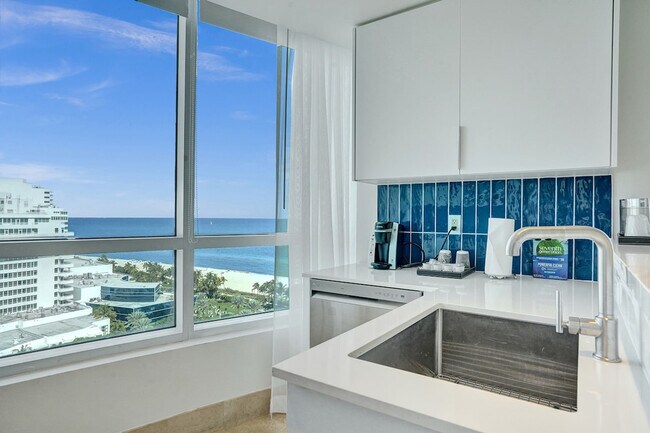 Building Photo - 4401 Collins Ave