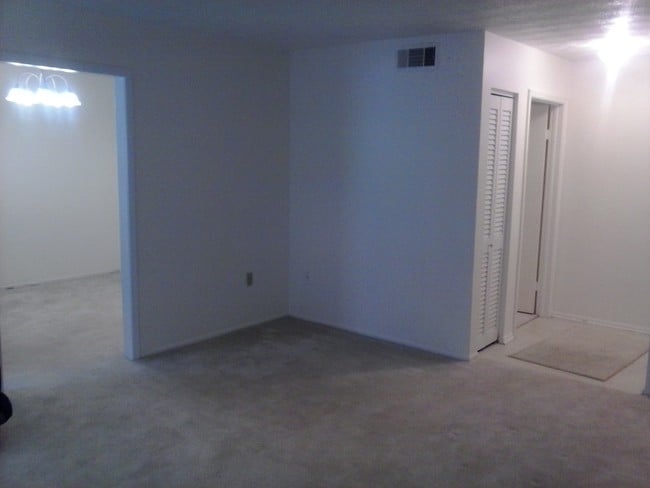 LIVING ROOM - 5201 Atlantic Blvd