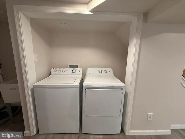 Building Photo - 46 Wayfield Rd