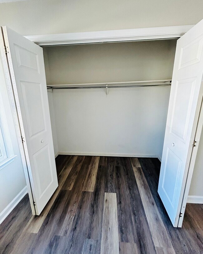 Large Closet - 508 Yorktowne Pl