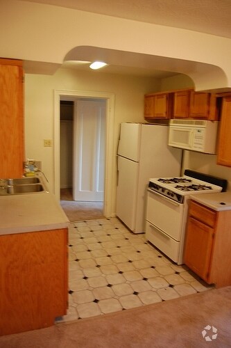 Building Photo - 994-999 Cleveland Ave