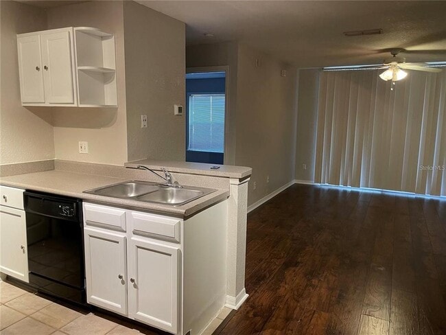 Building Photo - 7630 Pissarro Dr