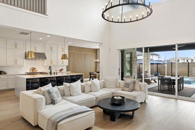 Building Photo - 802 Geiger Path