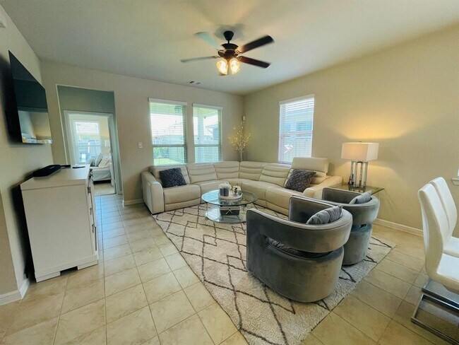 Building Photo - 7927 Tindarey Maple Trace