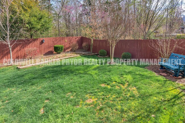 Building Photo - 6811 Neville Dr