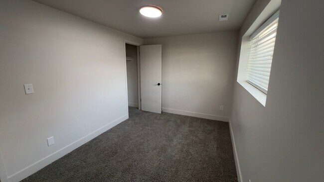 Building Photo - 846 W 2600 N
