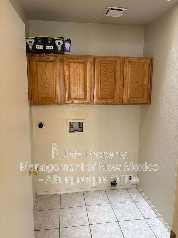 Building Photo - 10901 Lagrange Park Dr NE