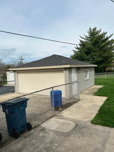 Building Photo - 711 N Kenilworth Ave